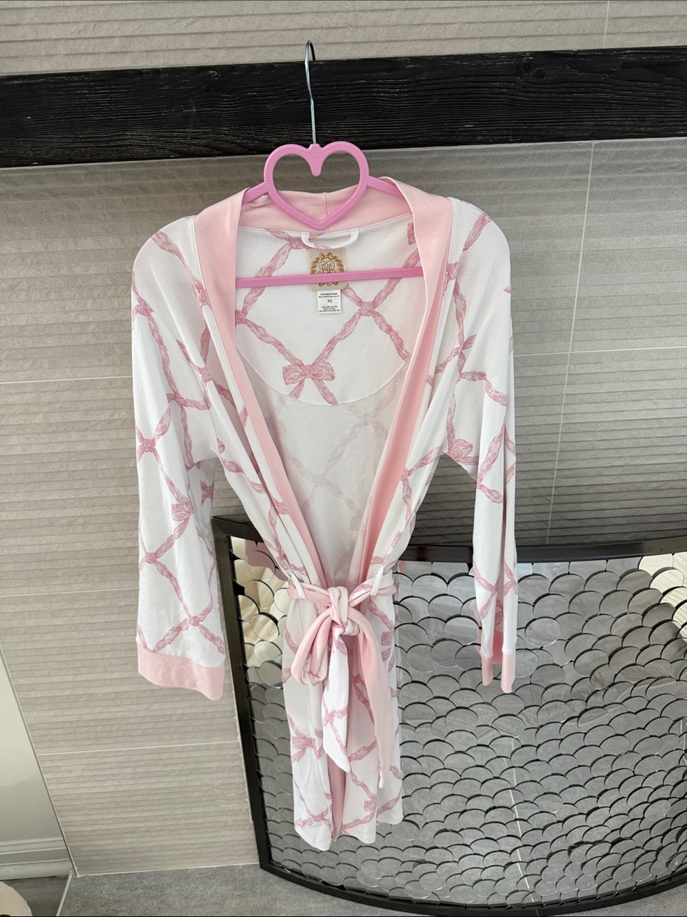 The Beaufort Bonnet Company Pink & White Bow-Chain Print Robe